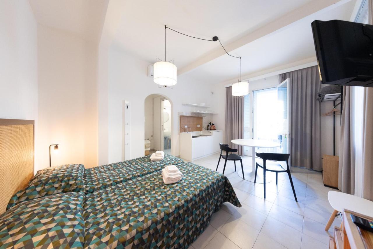 Via Siena 4 - Suites & Rooms Marina di Cecina Εξωτερικό φωτογραφία